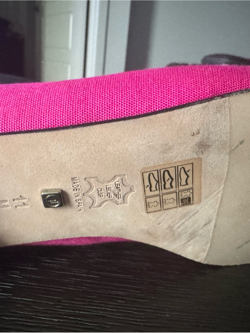 Women's Fuchsia Slip-On Flats with Embroidered Bee and 'Happy' Accent - Picture 8 of 10